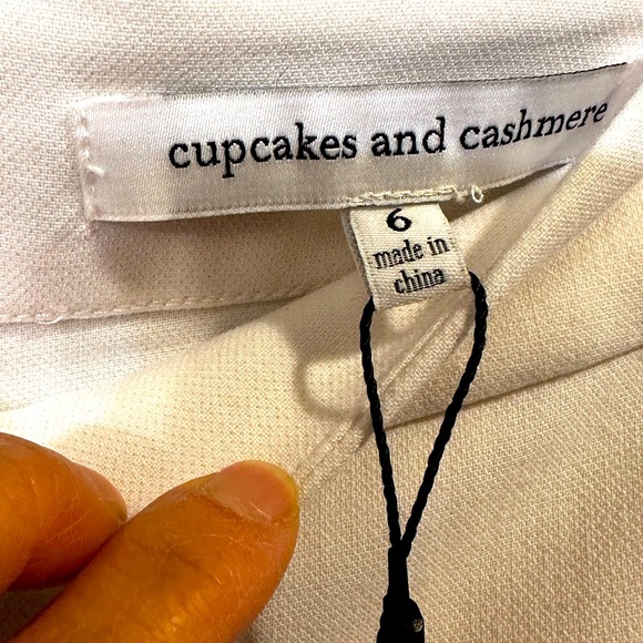 NWT Cupcakes and Cashmere White Lace-Up Cropped Pants Size 6 - Picture 3 of 4